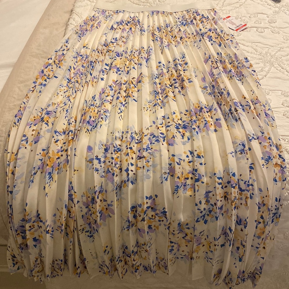 Vince camuto pleated midi skirt